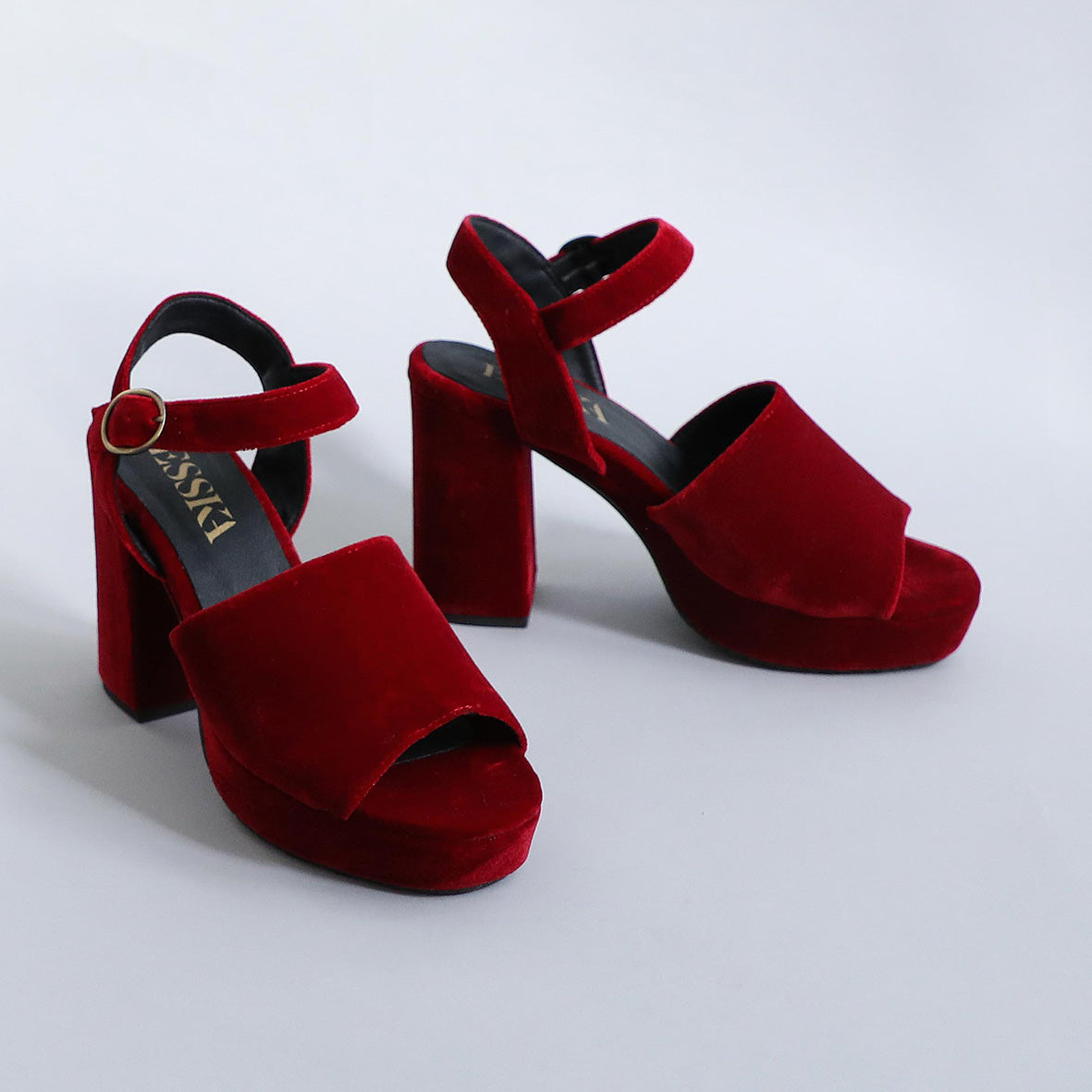 Willa Vegan Velvet Red