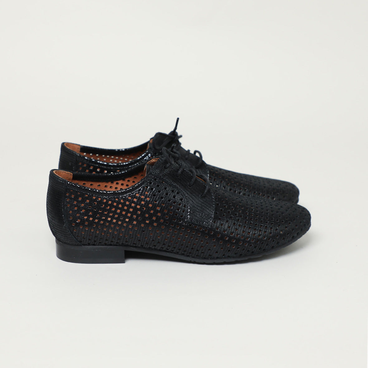 Echo Black
