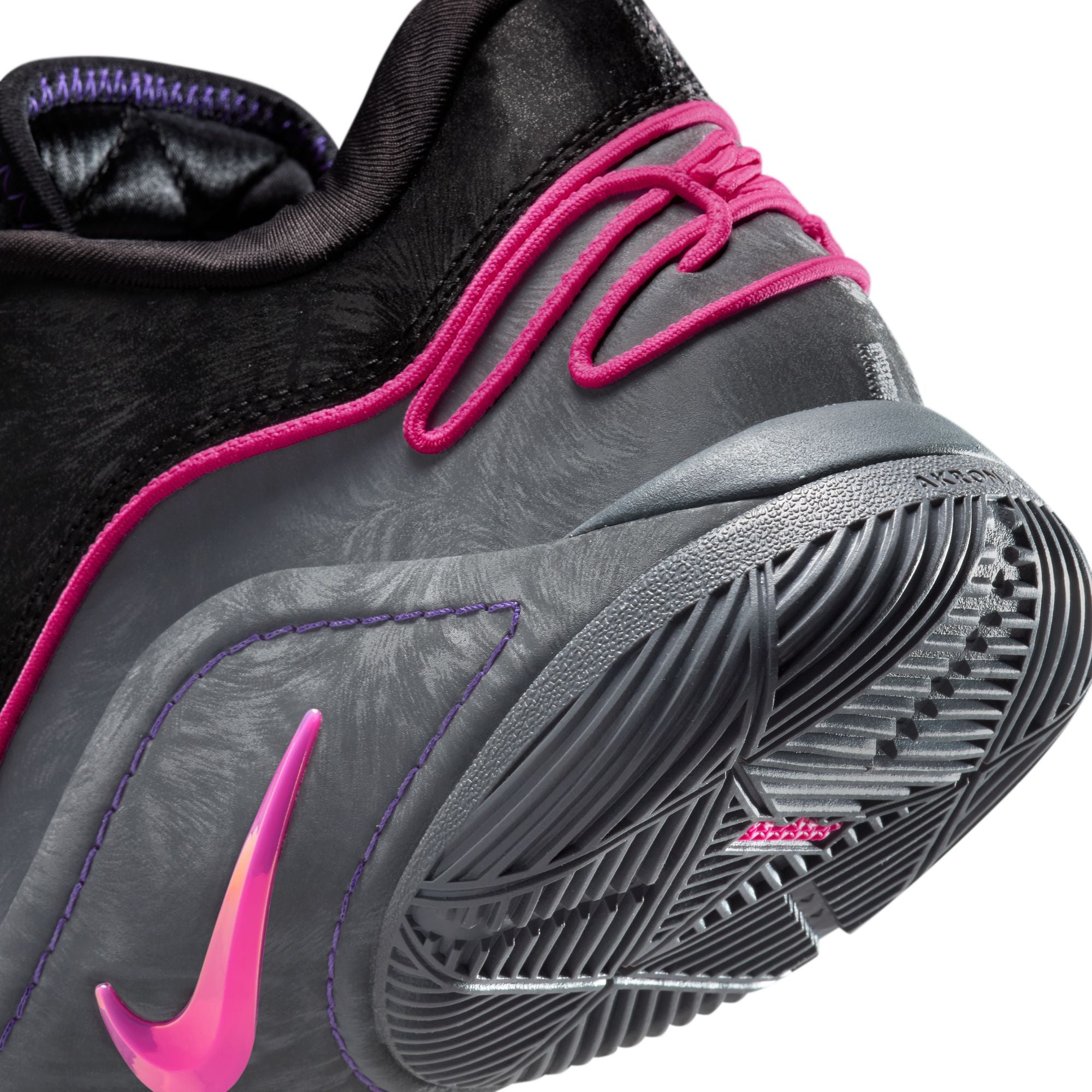 LeBron XXII Tunnel Vision