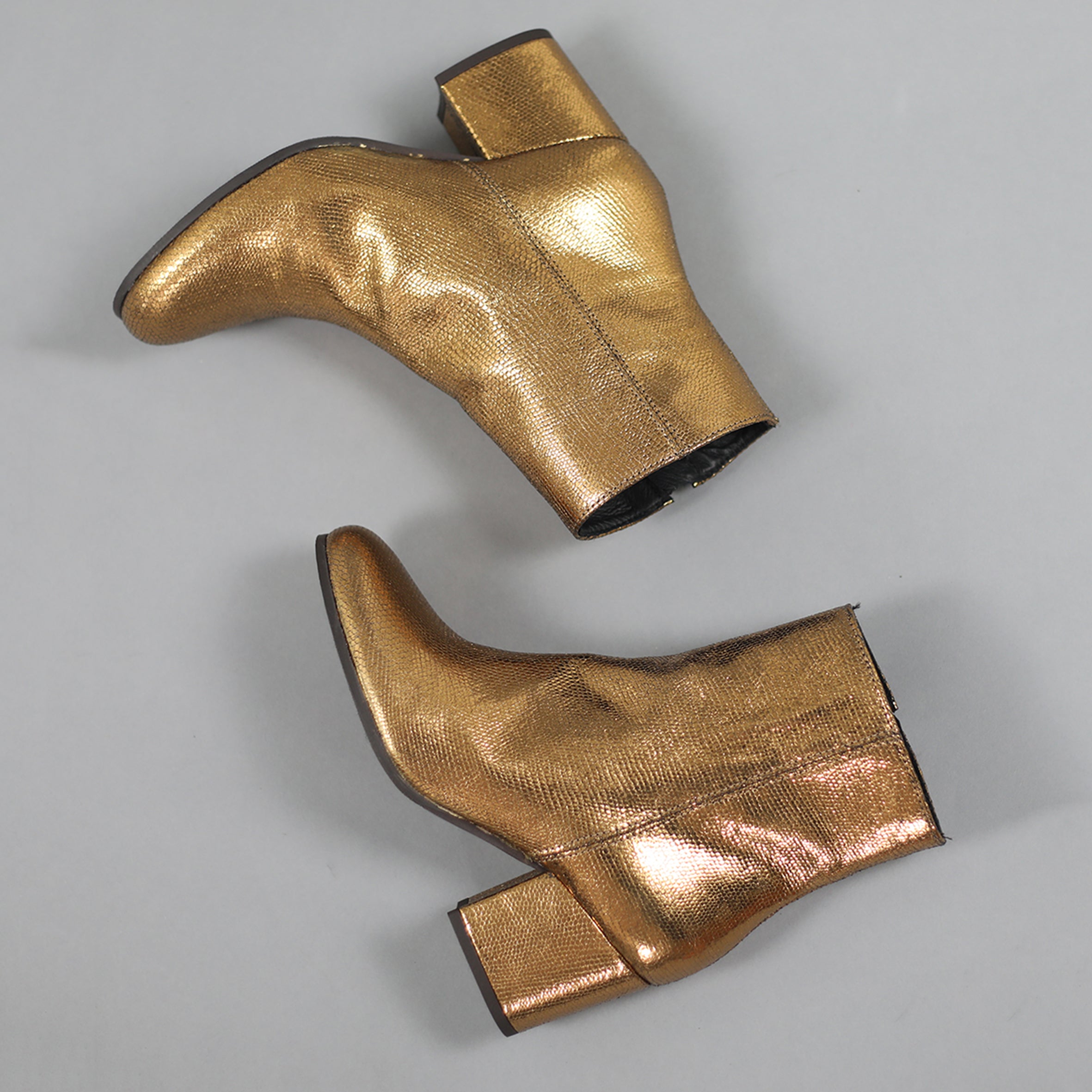 Rasa Dark Gold