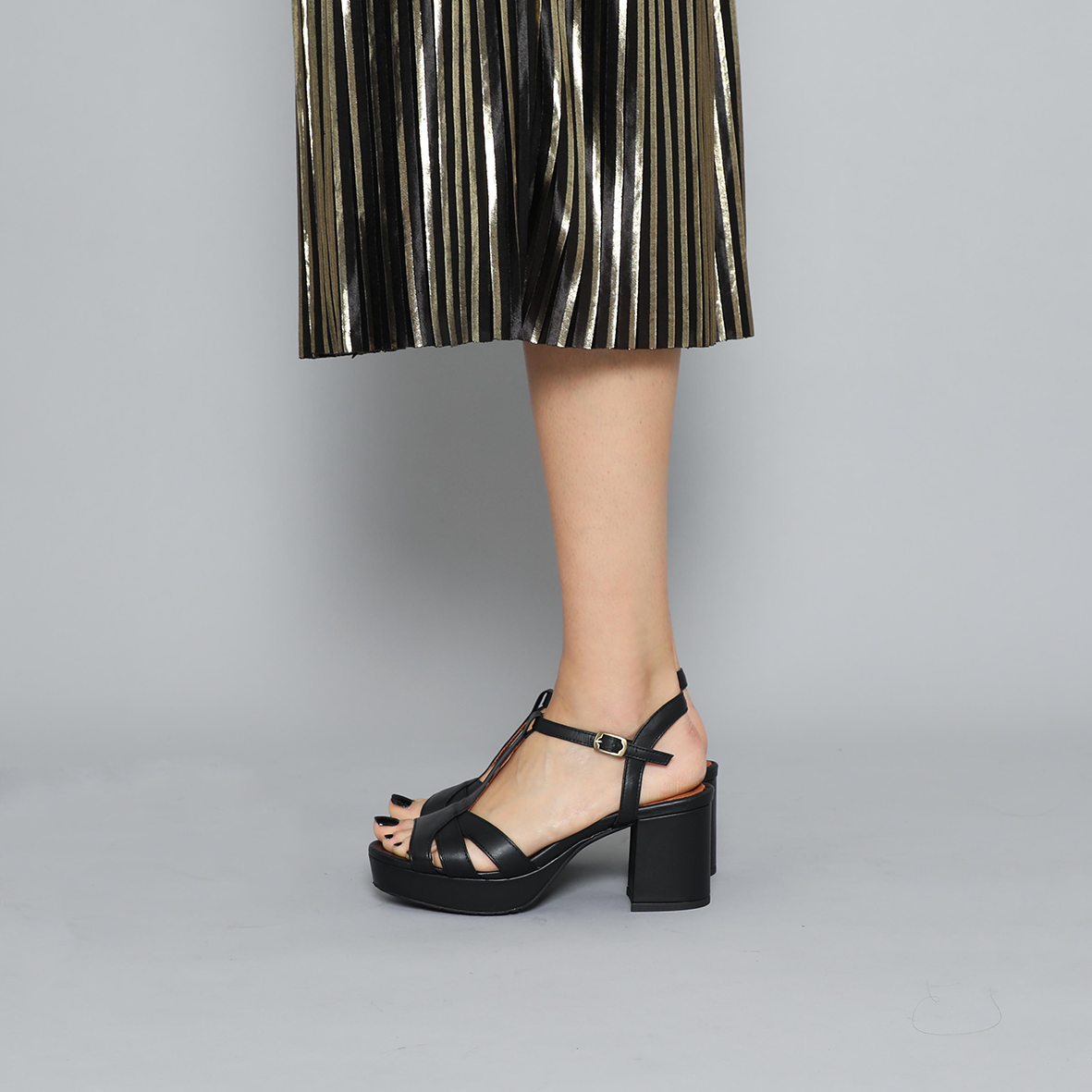 Charlie WIDE Black Leather