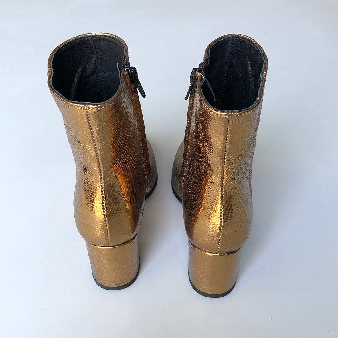 Rasa Dark Gold