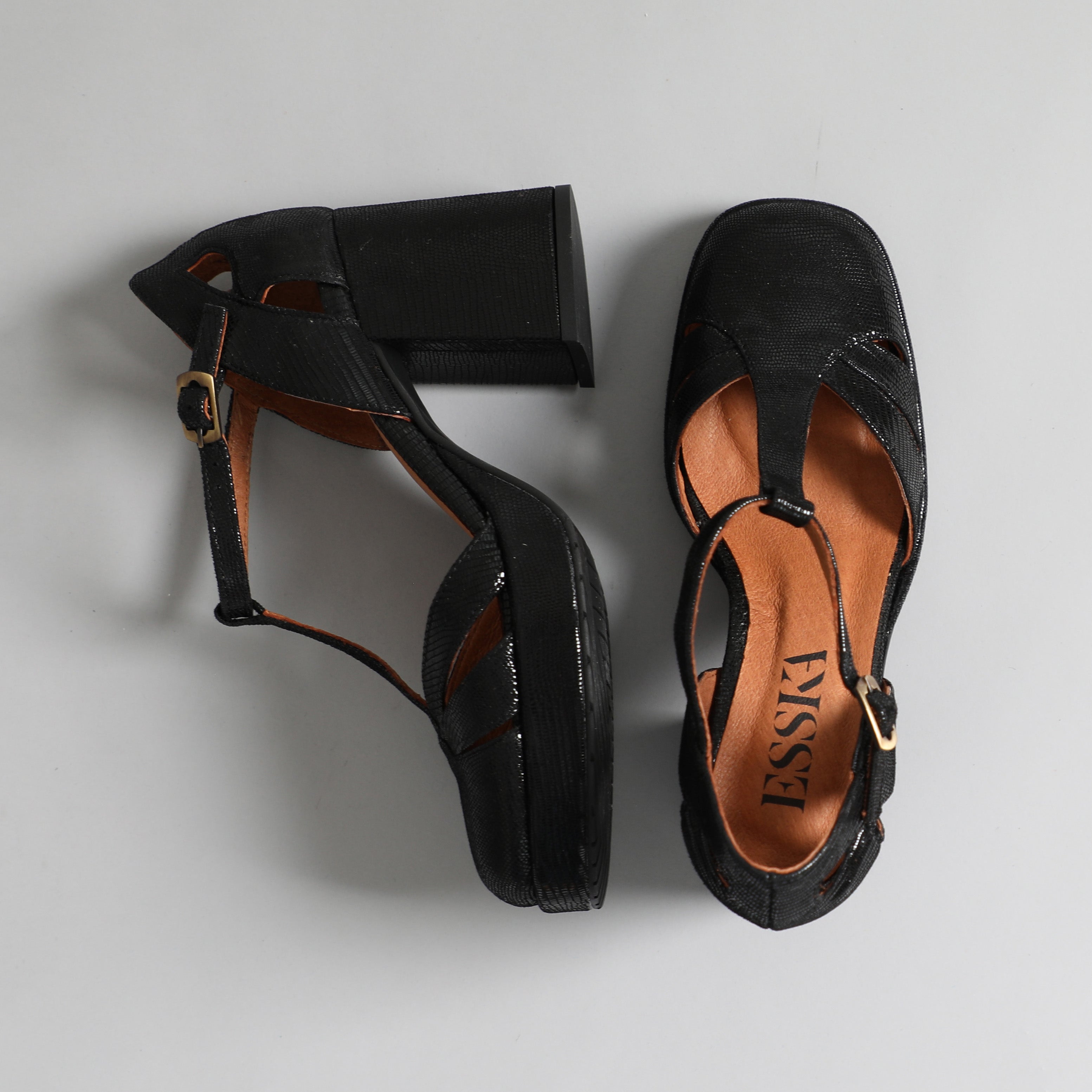 Chaza WIDE Black