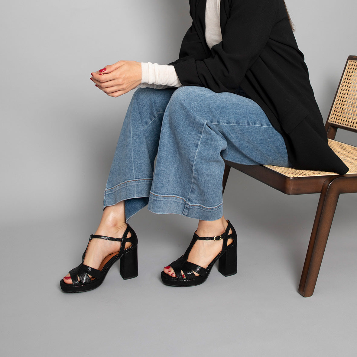 Valerie WIDE Black Metallic