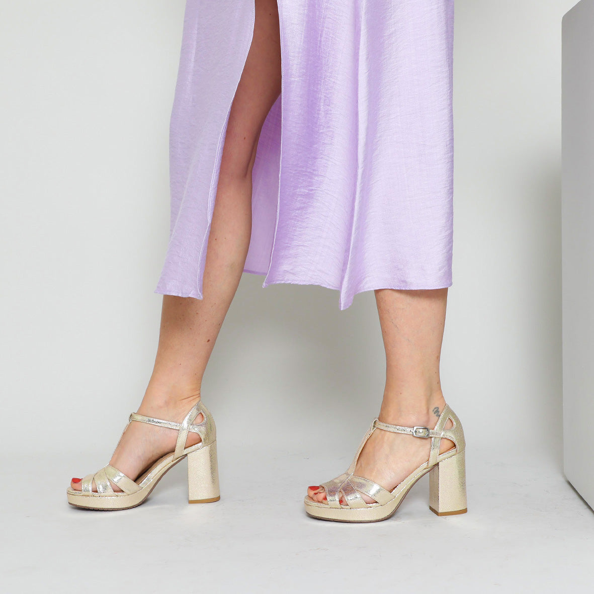 Valerie WIDE Vegan Platinum